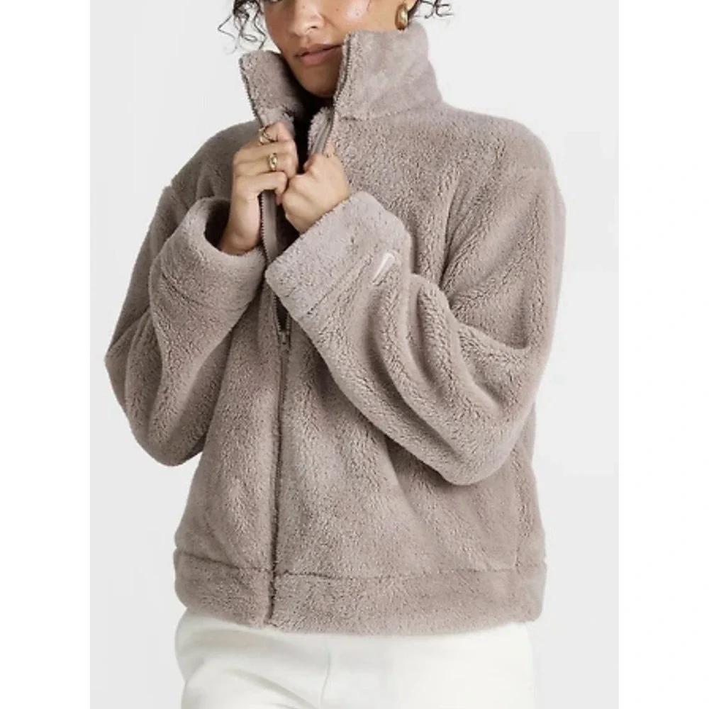 Nike Sportswear Essential Women's Size S High-Pile Fleece Jacket Taupe Oversized